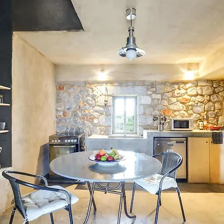 Zen In Mani ヴィラ *